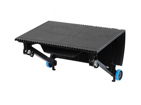 Black Escalator Aluminium Step 600 with 75x25mm Blue Roller