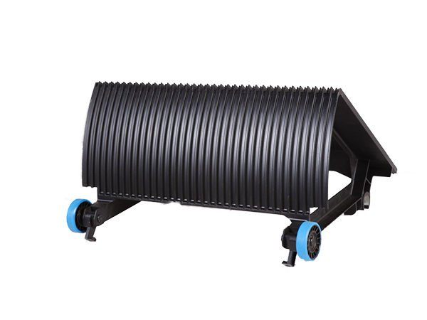 Black Escalator Aluminium Step 600 with 75x25mm Blue Roller