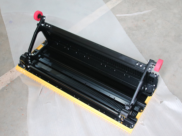 1000mm Black Escalator Stainless Steel Step with Φ76mm Red Roller